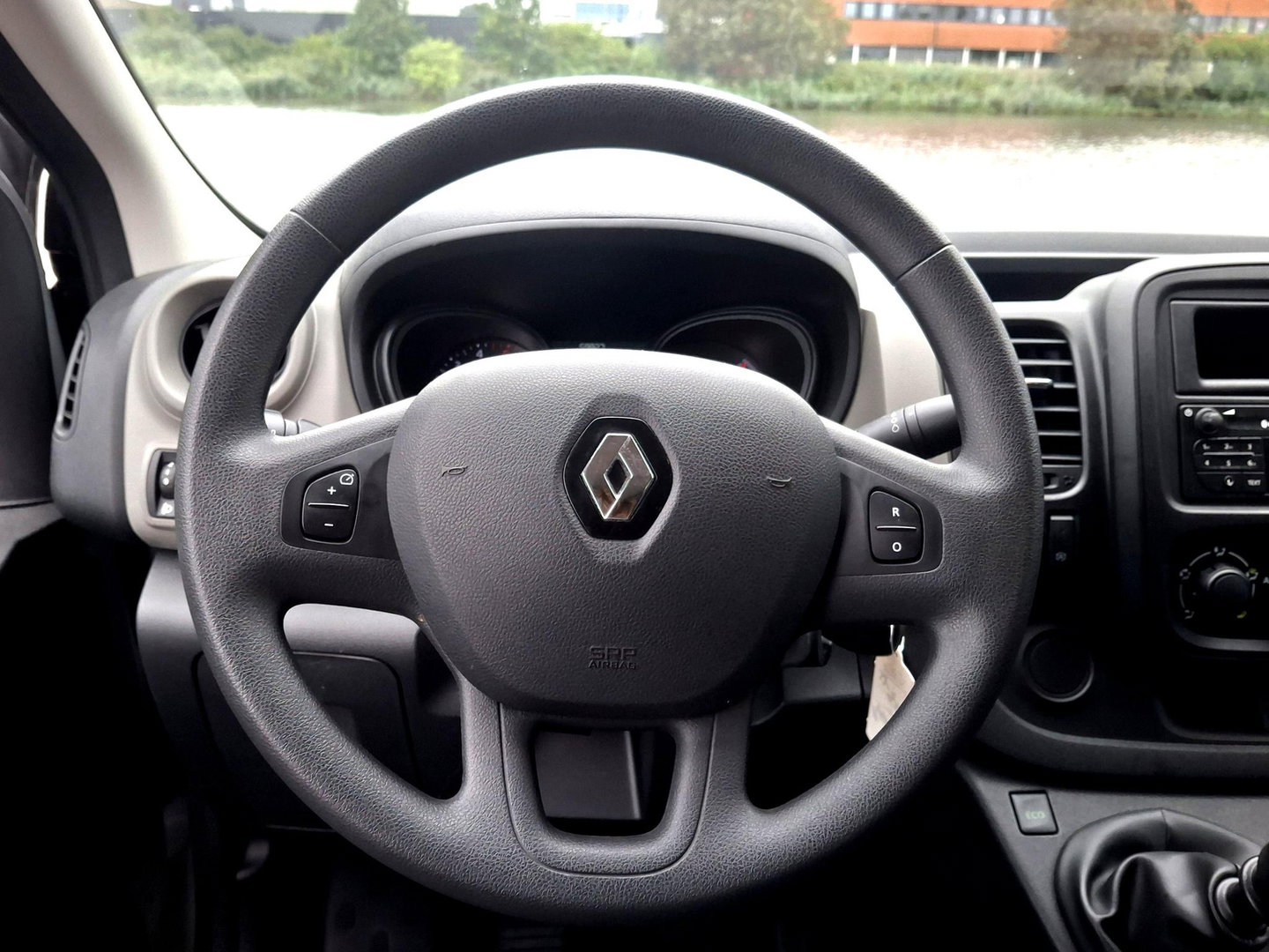 Renault Trafic 1.6 dCi T29 L2H1 DC Comfort | Marge | 6-persoons | Velgen |