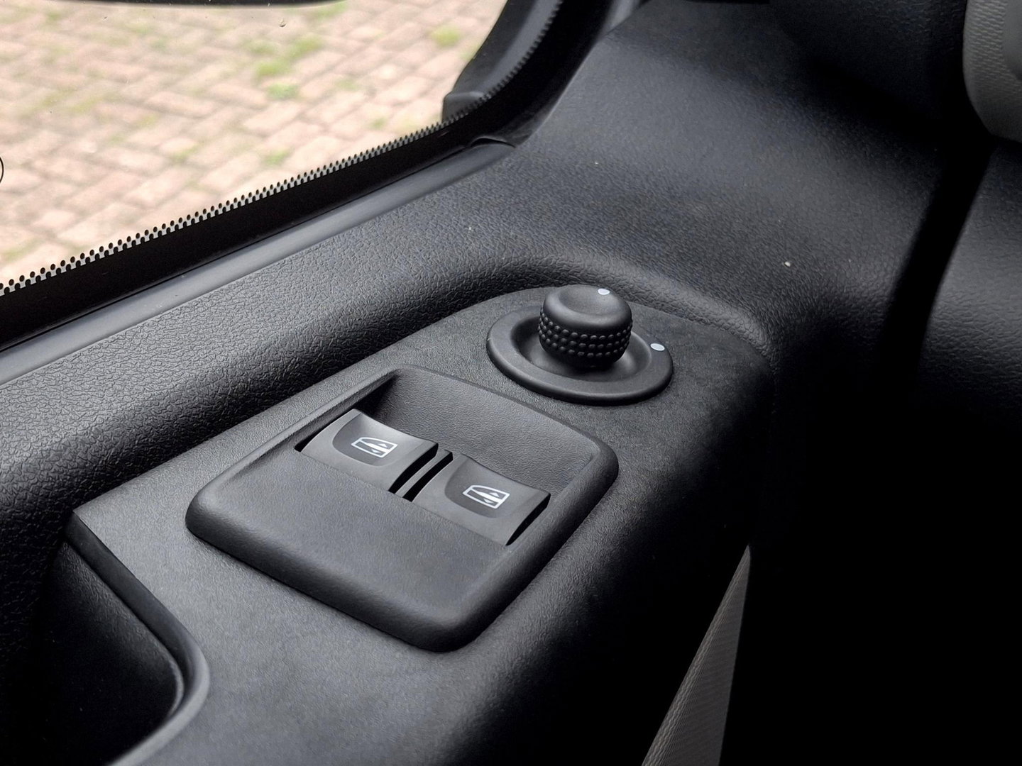 Renault Trafic 1.6 dCi T29 L2H1 DC Comfort | Marge | 6-persoons | Velgen |