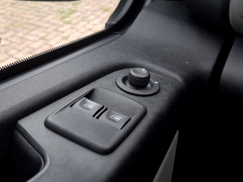 Renault Trafic 1.6 dCi T29 L2H1 DC Comfort | Marge | 6-persoons | Velgen |