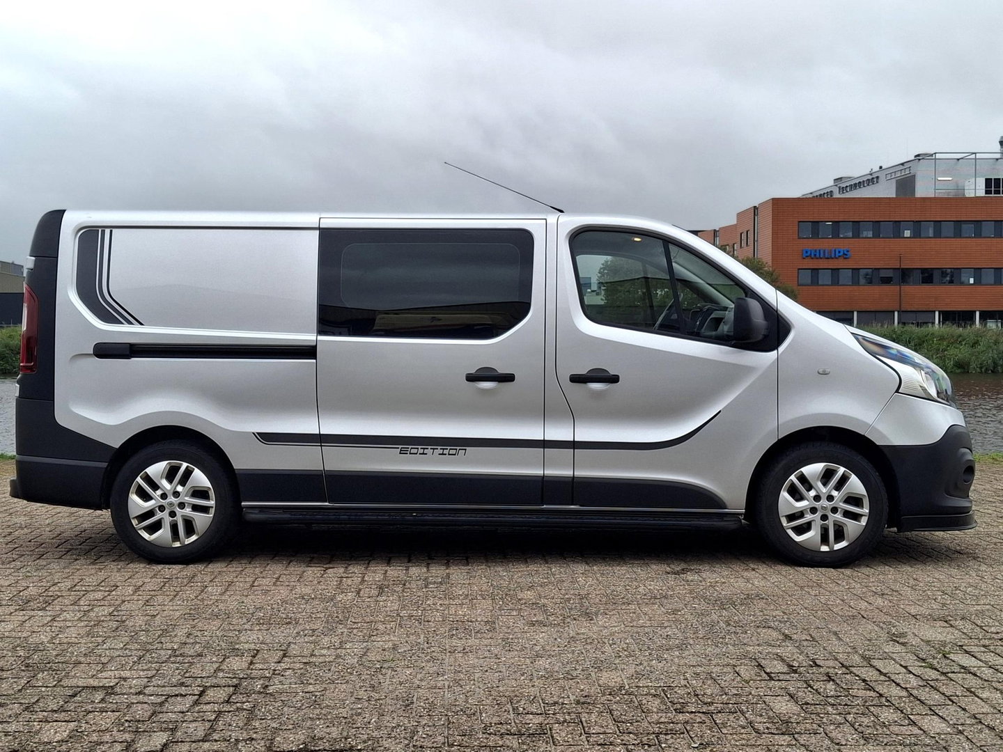 Renault Trafic 1.6 dCi T29 L2H1 DC Comfort | Marge | 6-persoons | Velgen |
