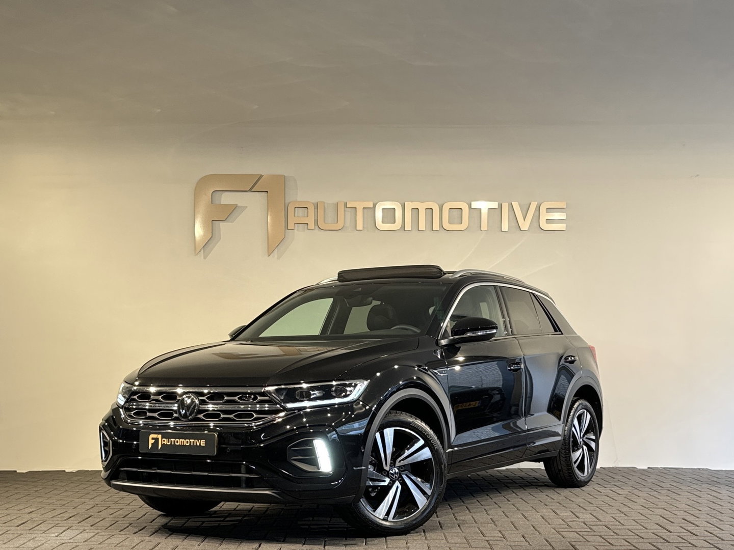 Volkswagen T-Roc 1.5 TSI R-Line Edition Pano|ACC|Lane Assist|Keyless