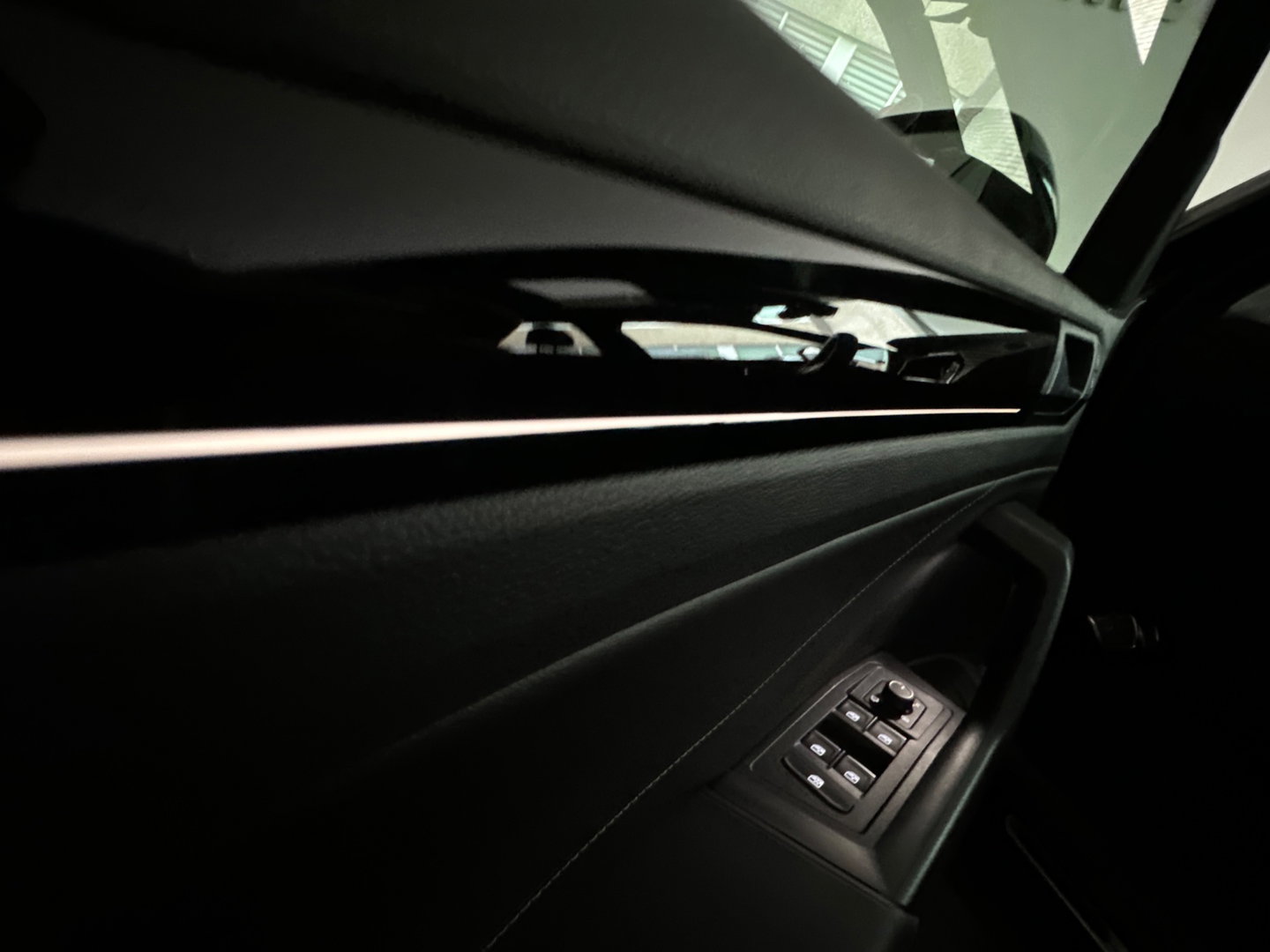 Volkswagen T-Roc 1.5 TSI R-Line Edition Pano|ACC|Lane Assist|Keyless