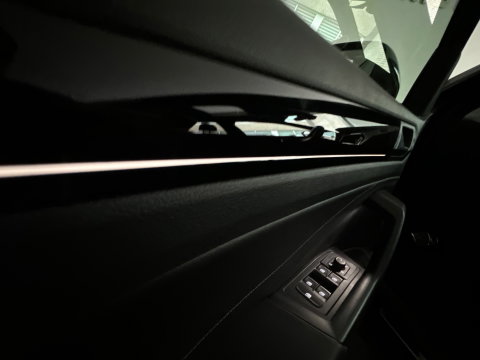 Volkswagen T-Roc 1.5 TSI R-Line Edition Pano|ACC|Lane Assist|Keyless