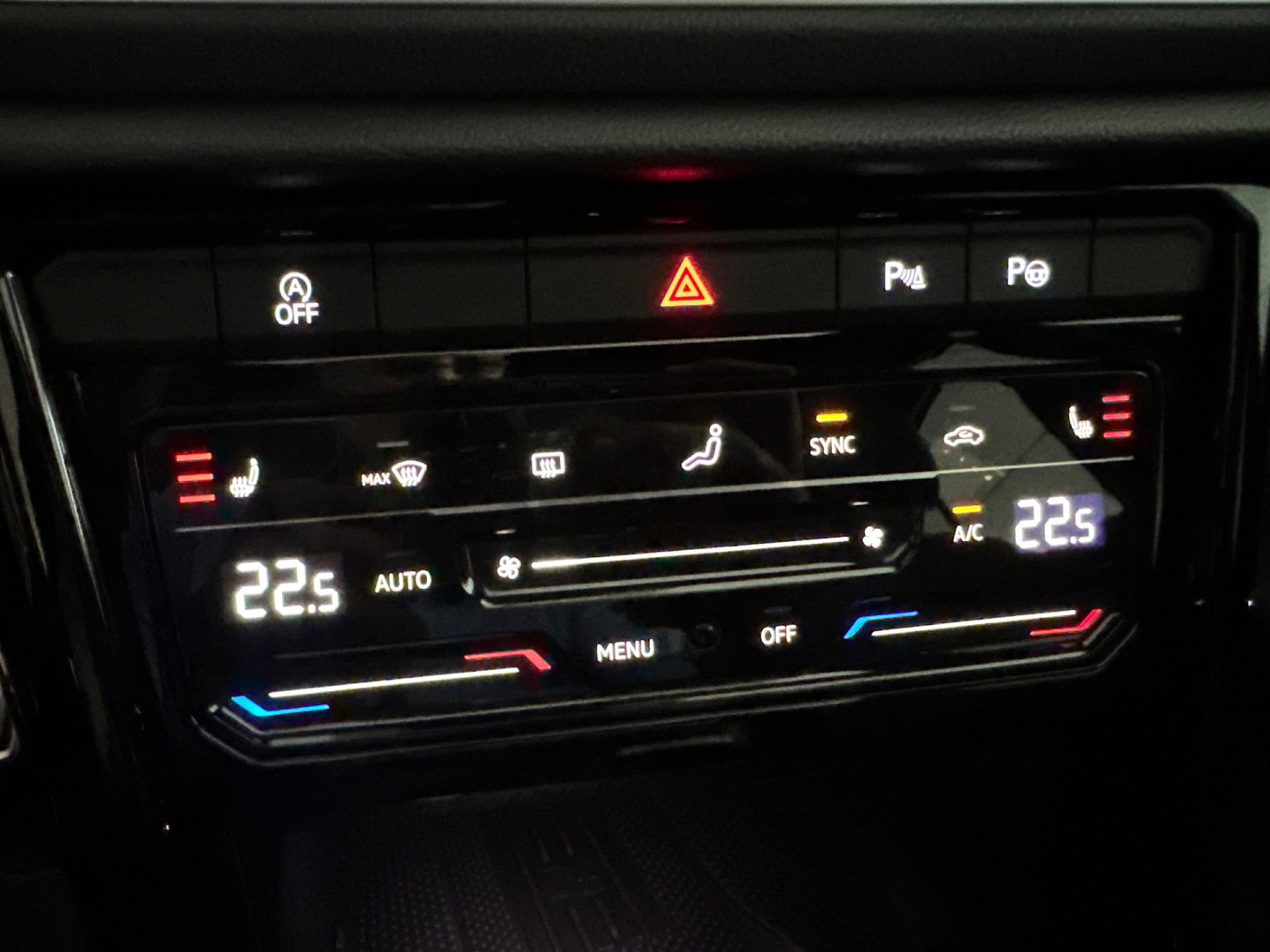 Volkswagen T-Roc 1.5 TSI R-Line Edition Pano|ACC|Lane Assist|Keyless