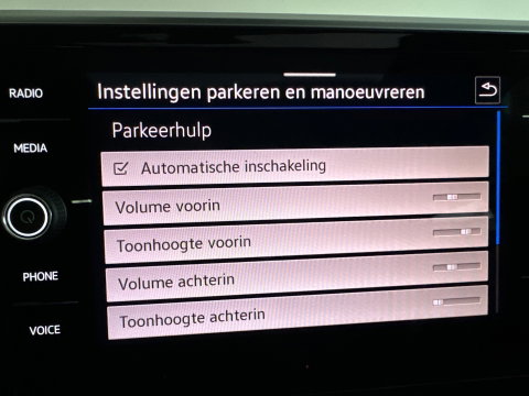 Volkswagen T-Roc 1.5 TSI R-Line Edition Pano|ACC|Lane Assist|Keyless