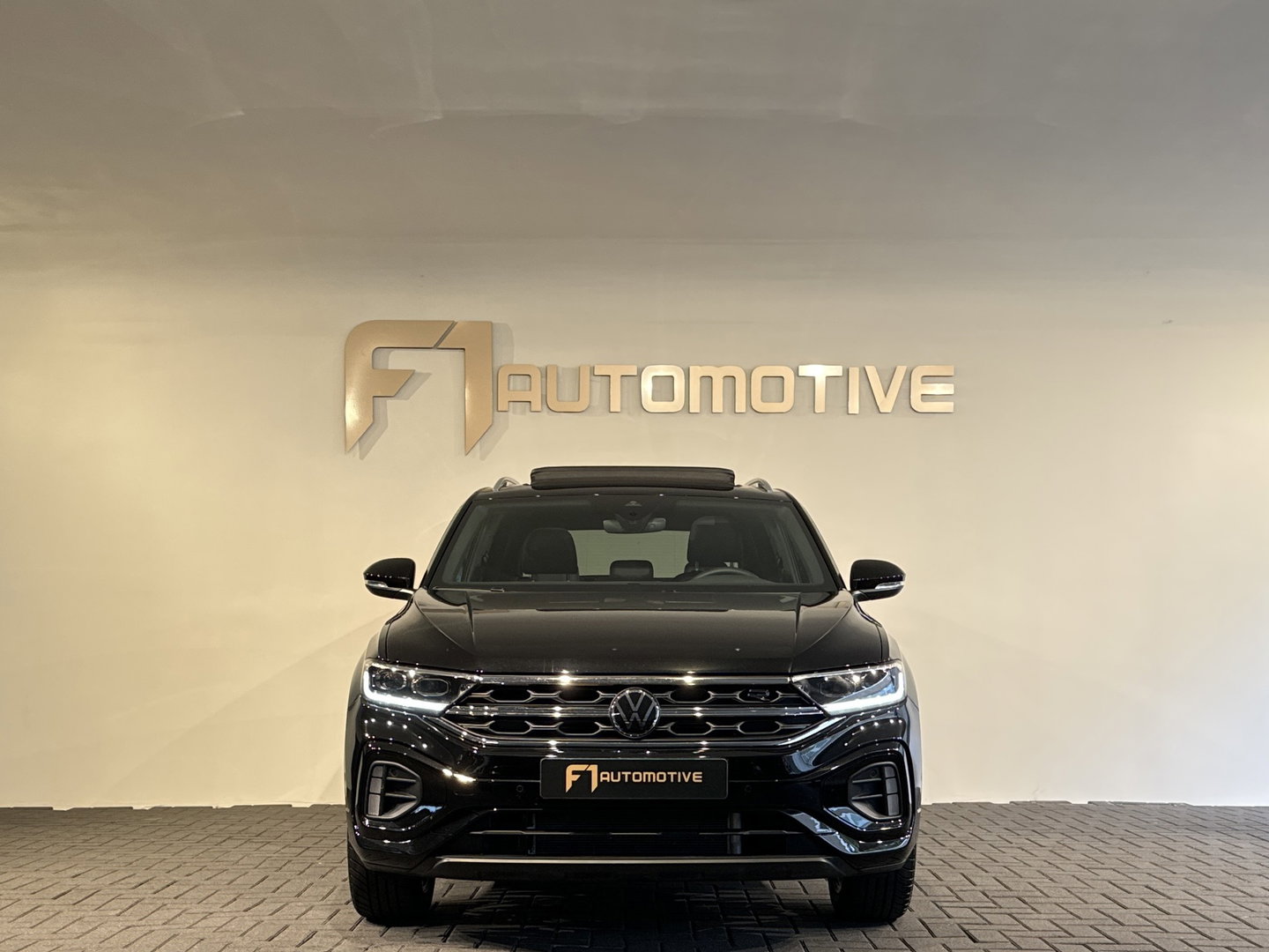 Volkswagen T-Roc 1.5 TSI R-Line Edition Pano|ACC|Lane Assist|Keyless