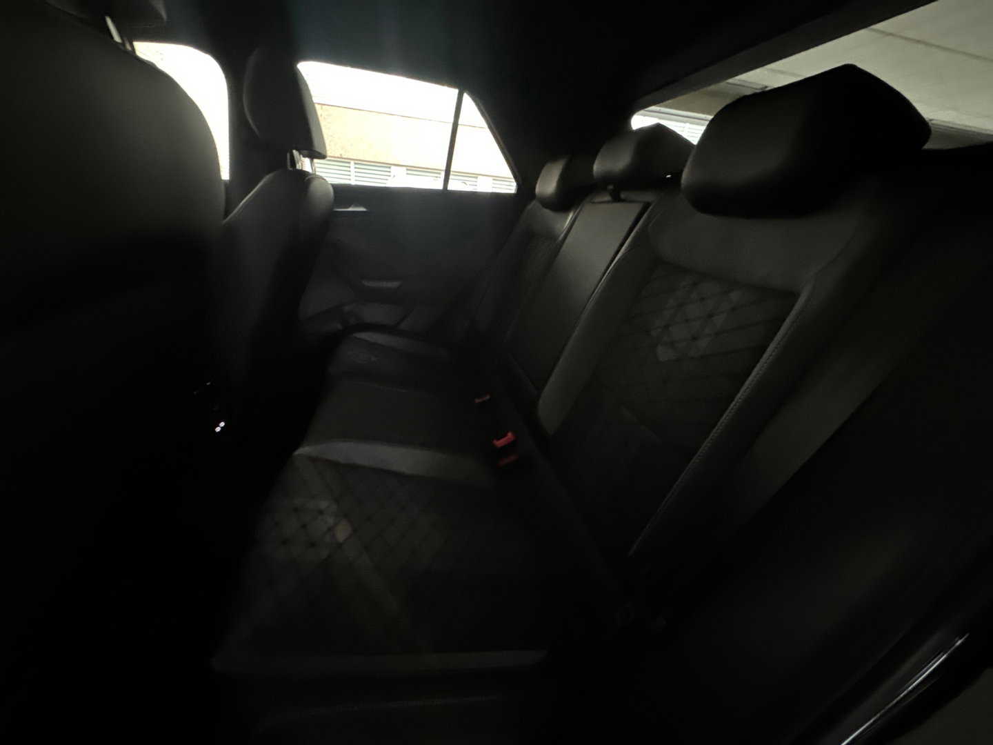 Volkswagen T-Roc 1.5 TSI R-Line Edition Pano|ACC|Lane Assist|Keyless
