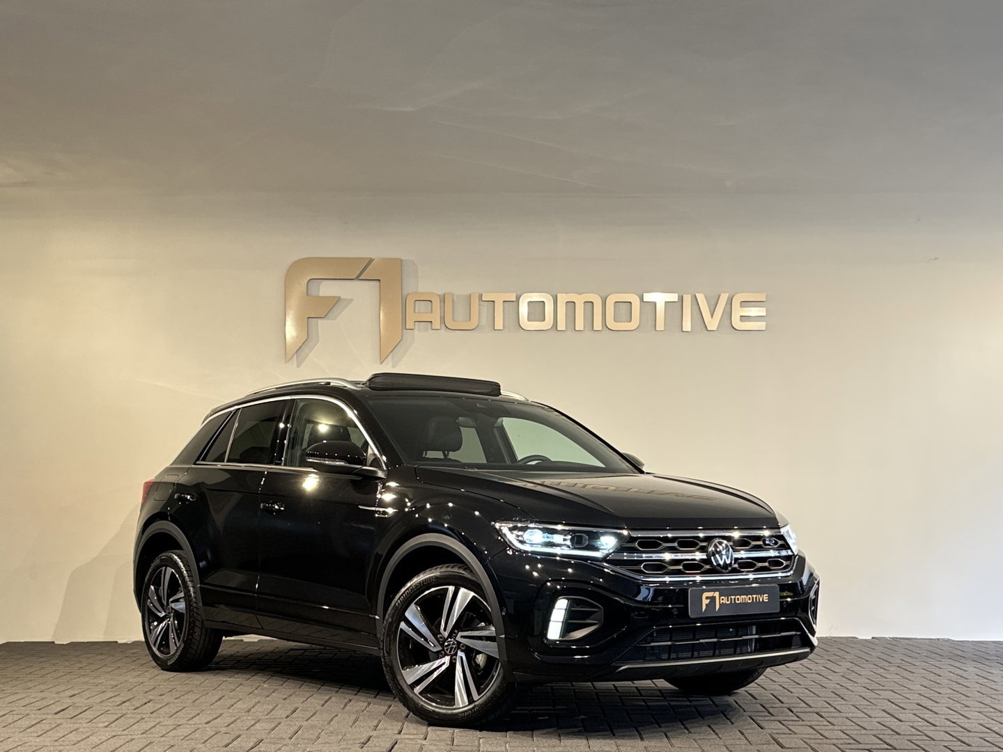 Volkswagen T-Roc 1.5 TSI R-Line Edition Pano|ACC|Lane Assist|Keyless