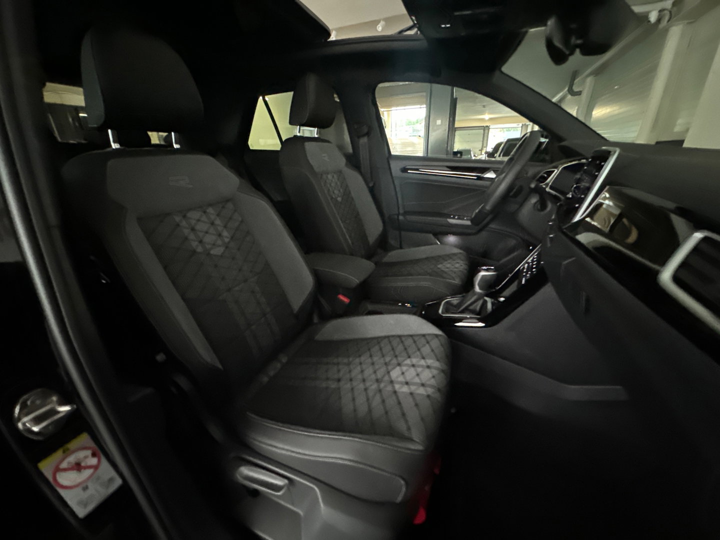 Volkswagen T-Roc 1.5 TSI R-Line Edition Pano|ACC|Lane Assist|Keyless