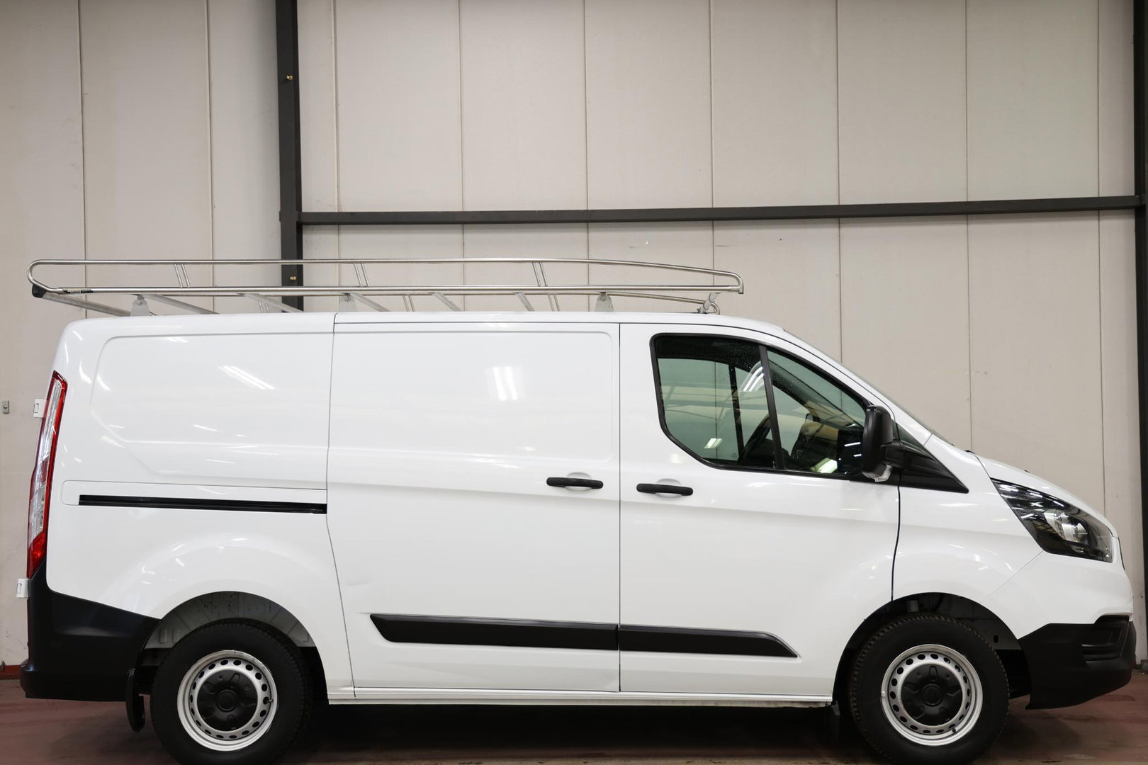 Ford Transit Custom 2.0 TDCI L1H1 IMPERIAAL EN TREKHAAK
