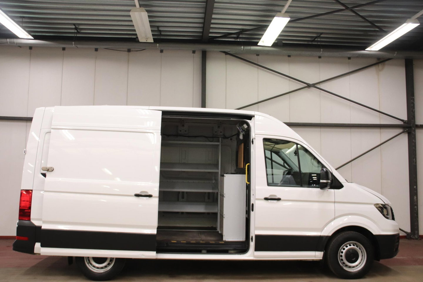 Volkswagen Crafter 2.0 TDI 140PK L3H3 EURO 6 3000KG trekvermogen Volkswagen Crafter 35 2.0 TDI 140PK L3H3 (oude L2H2) EURO 6