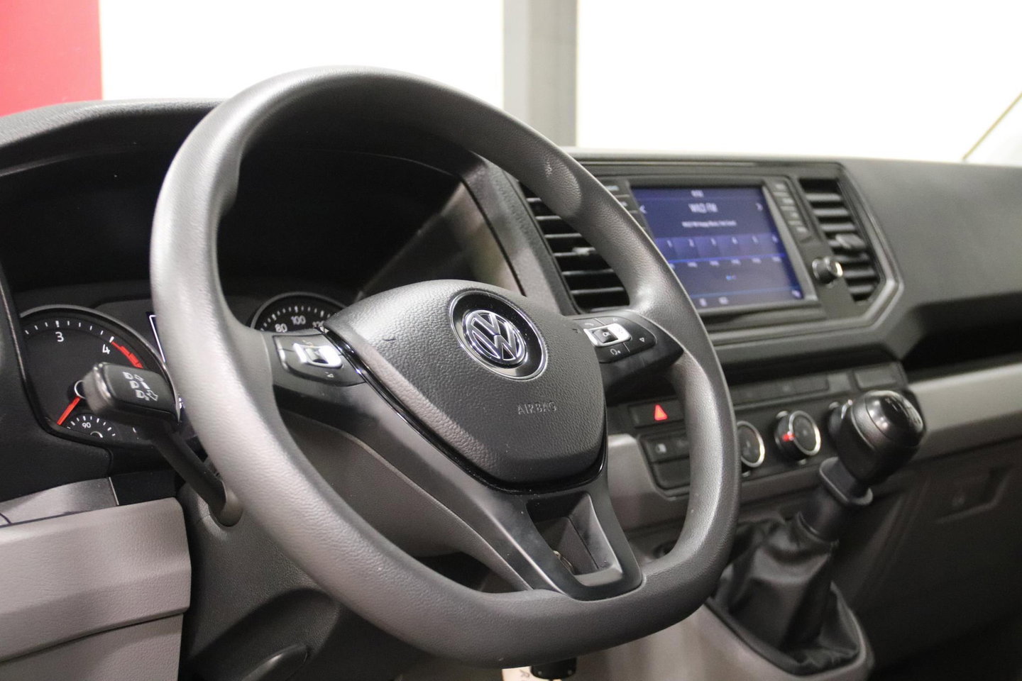 Volkswagen Crafter 2.0 TDI 140PK L3H3 EURO 6 3000KG trekvermogen Volkswagen Crafter 35 2.0 TDI 140PK L3H3 (oude L2H2) EURO 6