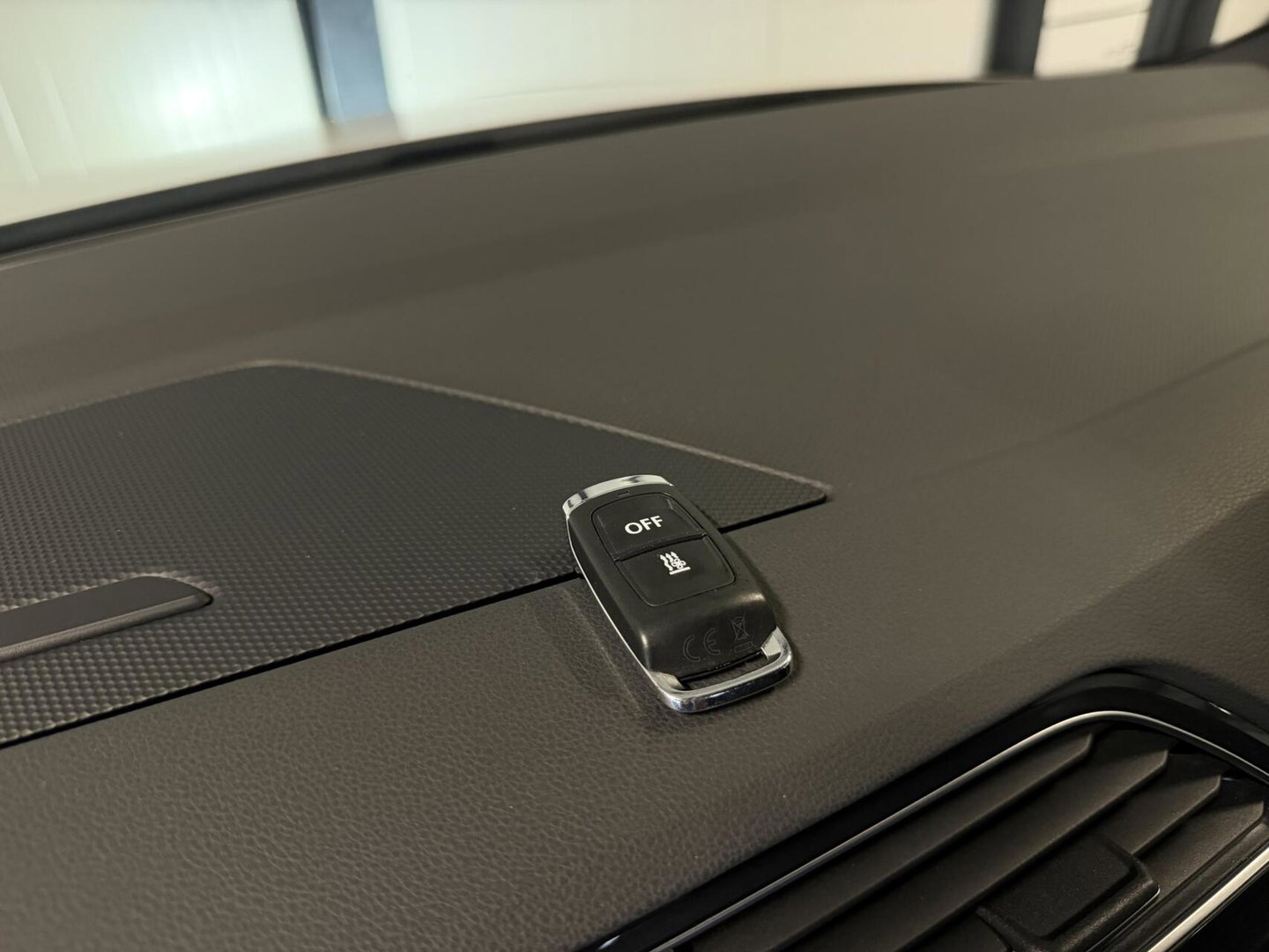 Volkswagen Tiguan 1.5 TSI R-Line Pano Head-up Trekhaak VOL!