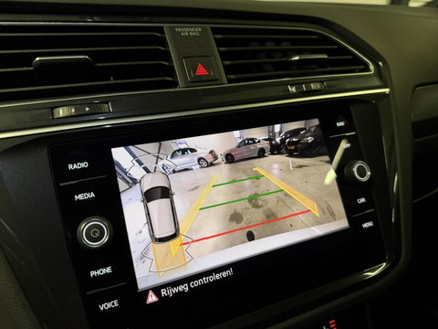 Volkswagen Tiguan 1.5 TSI R-Line Pano Head-up Trekhaak VOL!