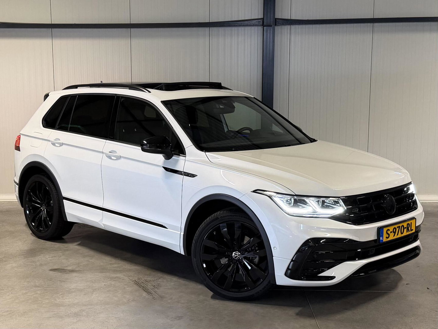 Volkswagen Tiguan 1.5 TSI R-Line Pano Head-up Trekhaak VOL!