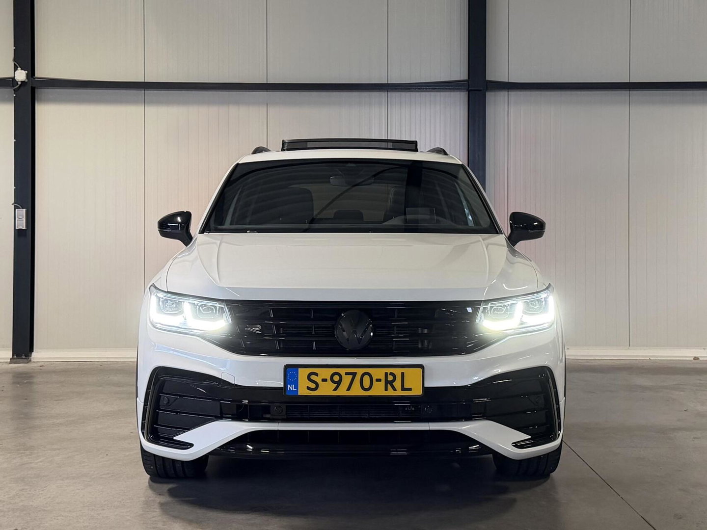 Volkswagen Tiguan 1.5 TSI R-Line Pano Head-up Trekhaak VOL!