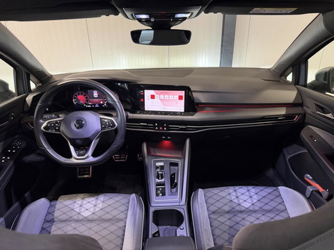 Volkswagen Golf 1.5 eTSI R-Line Pano Virtual Camera IQ Light