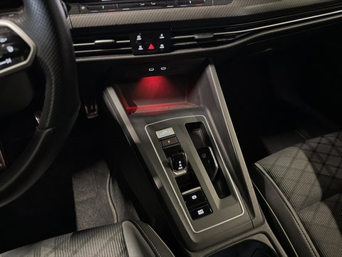 Volkswagen Golf 1.5 eTSI R-Line Pano Virtual Camera IQ Light