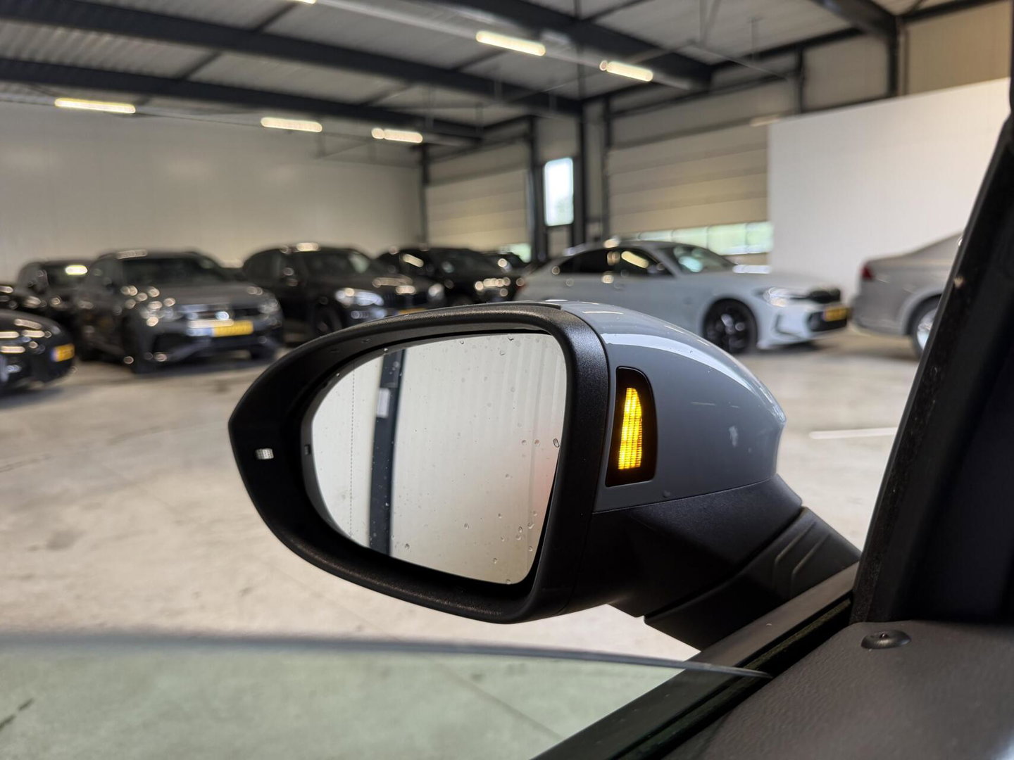Volkswagen Golf 1.5 eTSI R-Line Pano Virtual Camera IQ Light