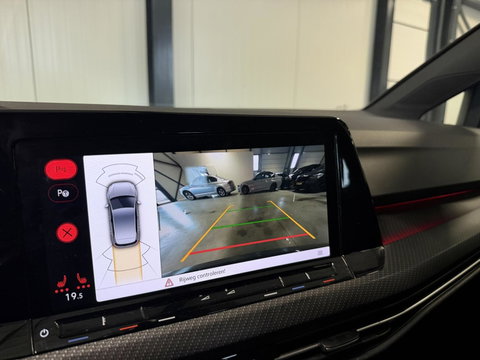 Volkswagen Golf 1.5 eTSI R-Line Pano Virtual Camera IQ Light