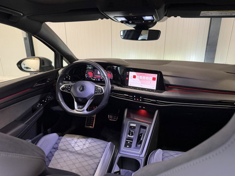 Volkswagen Golf 1.5 eTSI R-Line Pano Virtual Camera IQ Light