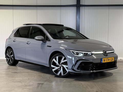 Volkswagen Golf 1.5 eTSI R-Line Pano Virtual Camera IQ Light