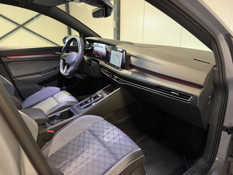 Volkswagen Golf 1.5 eTSI R-Line Pano Virtual Camera IQ Light