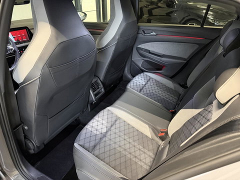 Volkswagen Golf 1.5 eTSI R-Line Pano Virtual Camera IQ Light