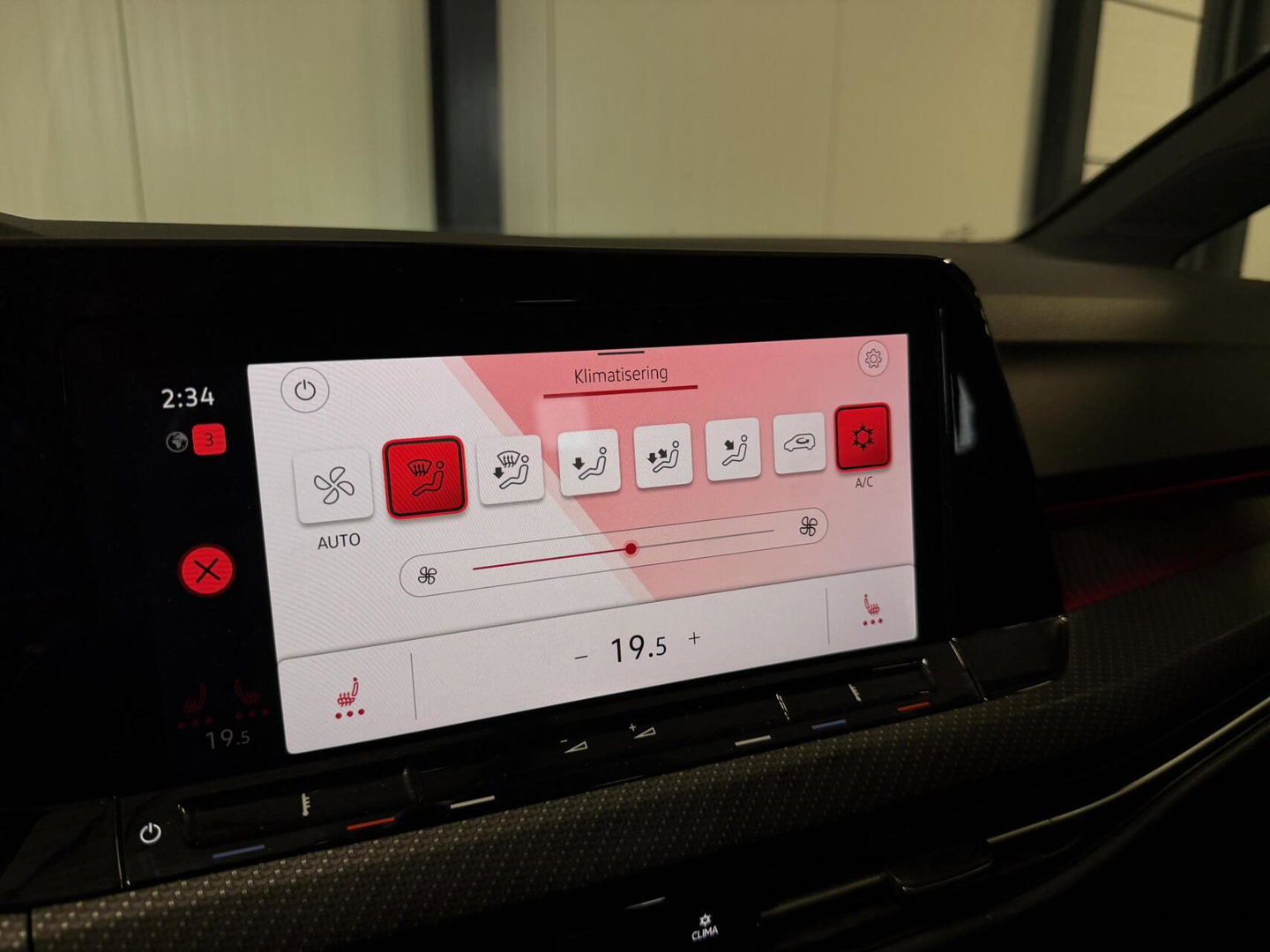 Volkswagen Golf 1.5 eTSI R-Line Pano Virtual Camera IQ Light