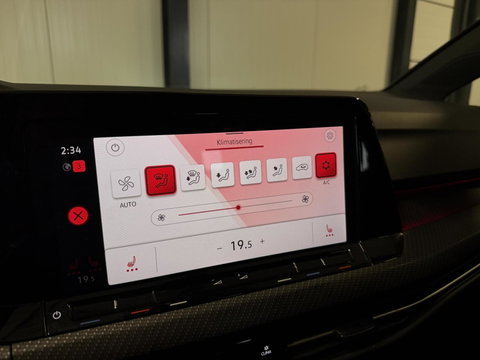 Volkswagen Golf 1.5 eTSI R-Line Pano Virtual Camera IQ Light