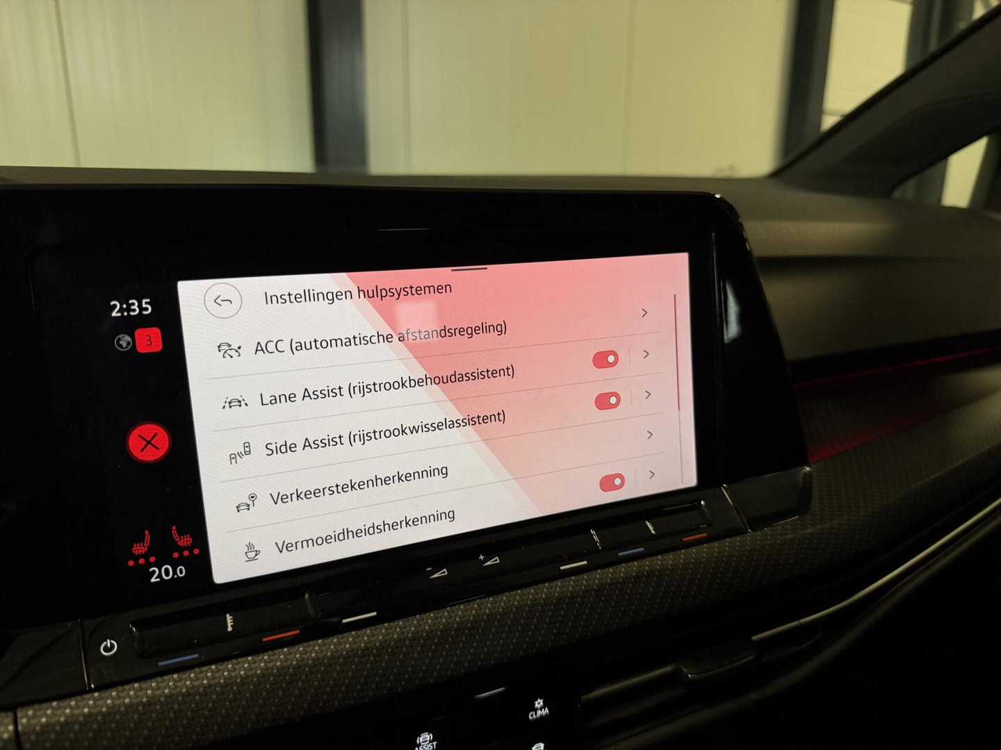 Volkswagen Golf 1.5 eTSI R-Line Pano Virtual Camera IQ Light