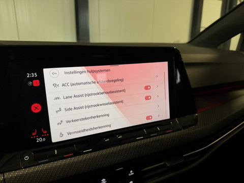 Volkswagen Golf 1.5 eTSI R-Line Pano Virtual Camera IQ Light