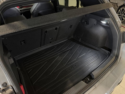 Volkswagen Golf 1.5 eTSI R-Line Pano Virtual Camera IQ Light