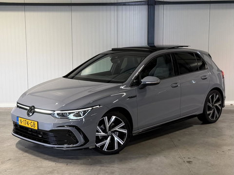 Volkswagen Golf 1.5 eTSI R-Line Pano Virtual Camera IQ Light