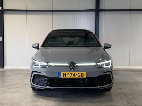 Volkswagen Golf 1.5 eTSI R-Line Pano Virtual Camera IQ Light
