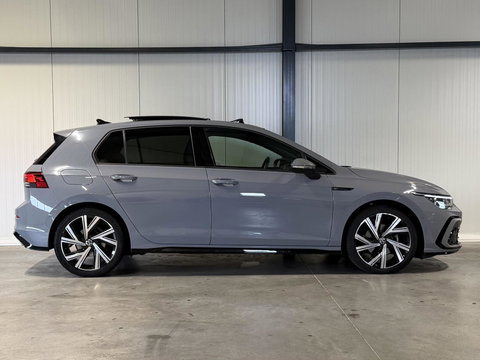 Volkswagen Golf 1.5 eTSI R-Line Pano Virtual Camera IQ Light