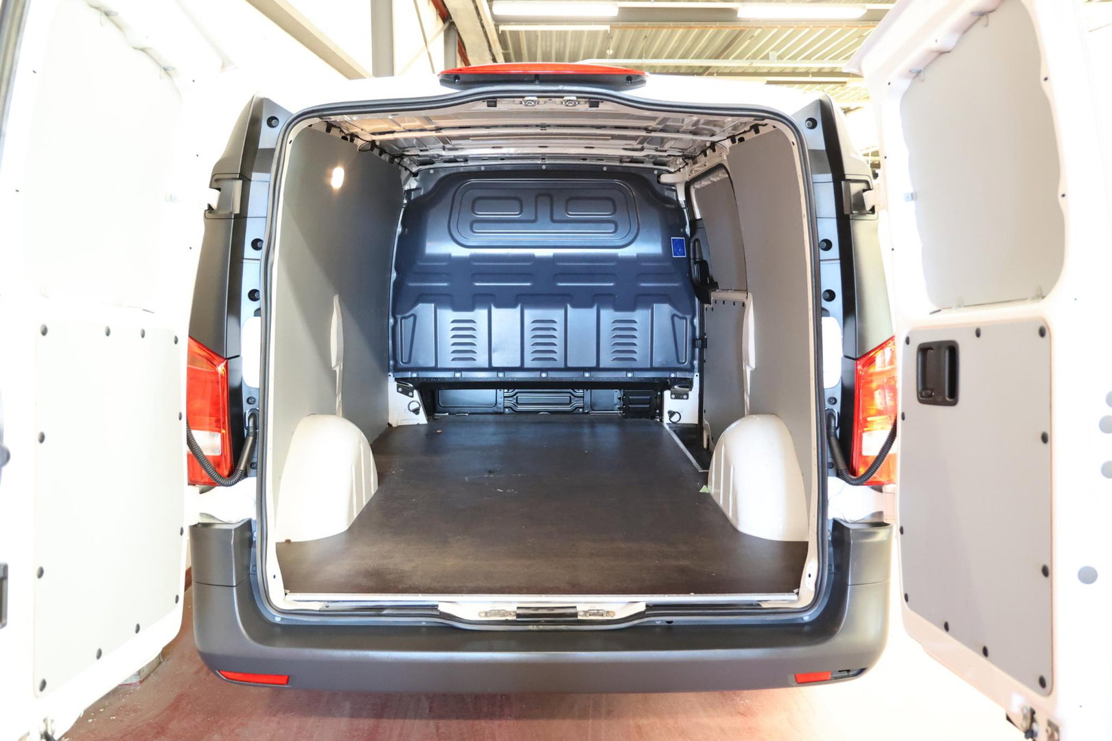 Mercedes-Benz eVito Lang Launch Edition 41 kWh