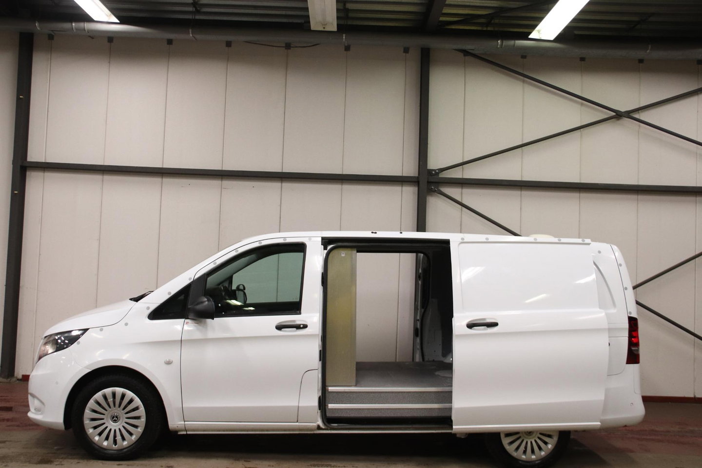 Mercedes-Benz Vito 116 CDI Lang AUTOMAAT Airco dubbele schuifdeur Mercedes-Benz Vito 116 CDI Lang airco dubbele schuifdeur