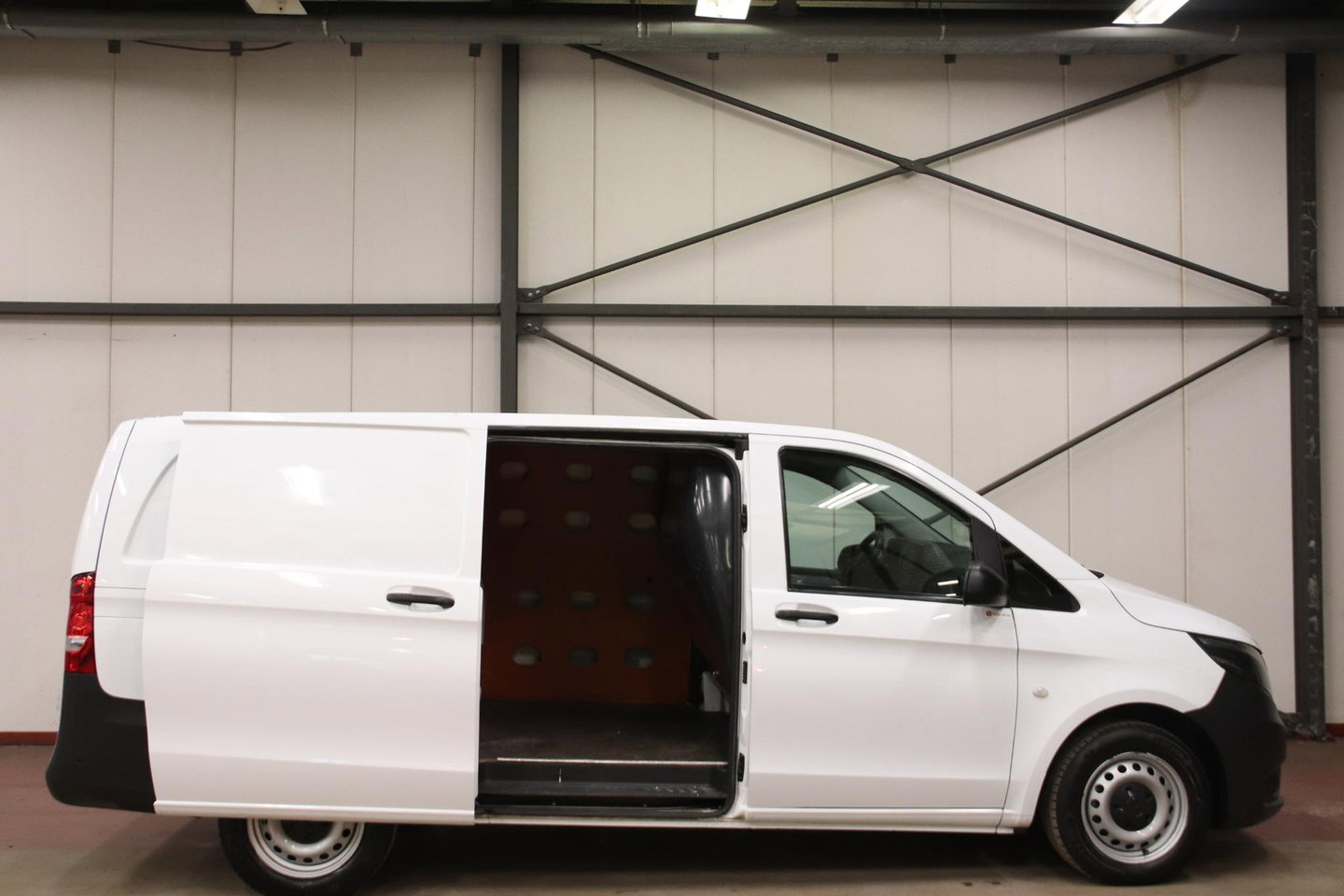 Mercedes-Benz Vito CDI LANG NAVI TREKHAAK Mercedes-Benz Vito CDI Lang NAVIGATIE TREKHAAK