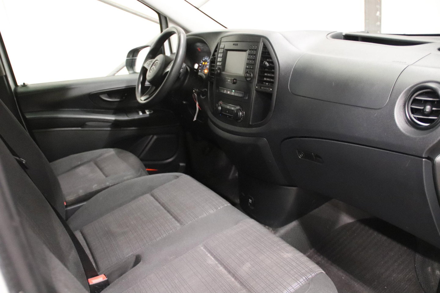 Mercedes-Benz Vito CDI LANG NAVI TREKHAAK Mercedes-Benz Vito CDI Lang NAVIGATIE TREKHAAK