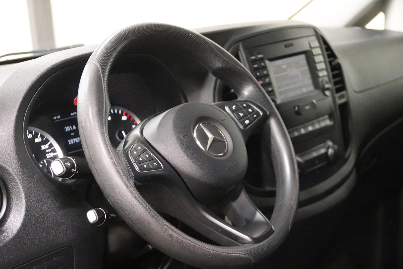 Mercedes-Benz Vito CDI LANG NAVI TREKHAAK Mercedes-Benz Vito CDI Lang NAVIGATIE TREKHAAK