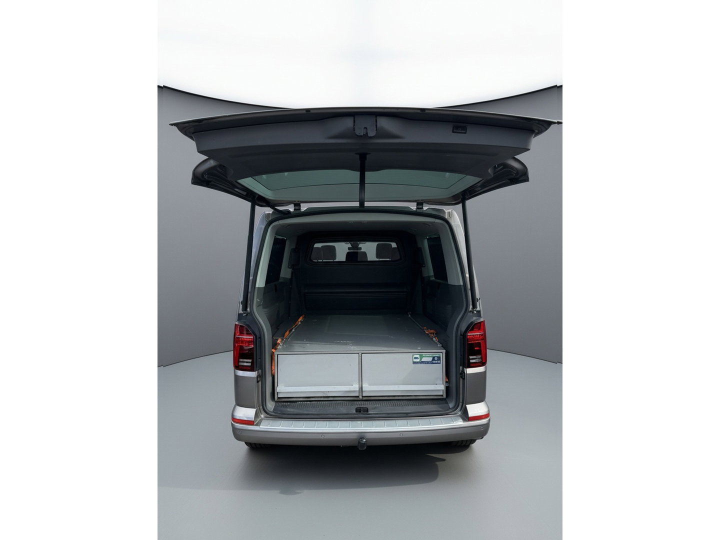 Volkswagen Transporter 2.0 TDI L2H1 30 DC Caravelle Virtual, Adaptieve Cruise, Camera, 2 x Electrische deur, 199pk, LED, Leder, Clima, Stoelverwarming, Carplay, Automaat, Uniek!