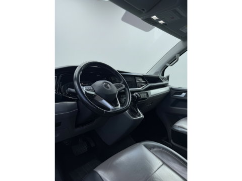 Volkswagen Transporter 2.0 TDI L2H1 30 DC Caravelle Virtual, Adaptieve Cruise, Camera, 2 x Electrische deur, 199pk, LED, Leder, Clima, Stoelverwarming, Carplay, Automaat, Uniek!