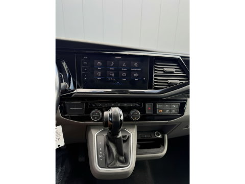 Volkswagen Transporter 2.0 TDI L2H1 30 DC Caravelle Virtual, Adaptieve Cruise, Camera, 2 x Electrische deur, 199pk, LED, Leder, Clima, Stoelverwarming, Carplay, Automaat, Uniek!