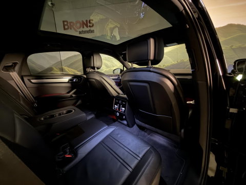 Porsche Cayenne Coupé 3.0 E-Hybrid luchtvering l trekhaak l Pano l