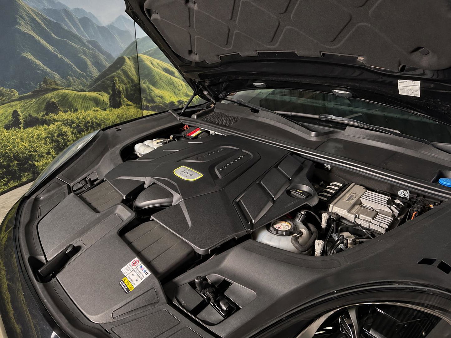 Porsche Cayenne Coupé 3.0 E-Hybrid luchtvering l trekhaak l Pano l