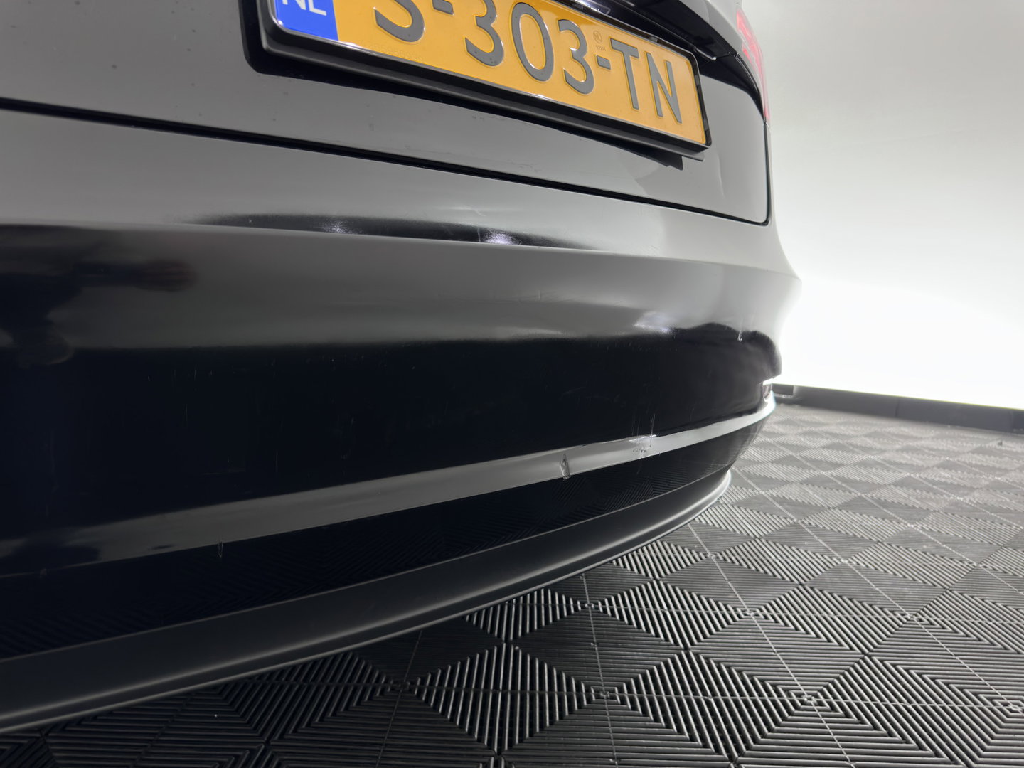 Tesla Model 3 RWD 60 kWh [ 3-Fase-11kW ] {SoH-88%} (INCL-BTW) Aut. *PANO | LEATHER | KEYLESS | FULL-LED | MEMORY-PACK | TOPVIEW | DAB | CARPLAY | DIGI-COCKPIT | LANE-ASSIST | HEATED-COMFORTSEATS | AUTOPILOT | 19"ALU*