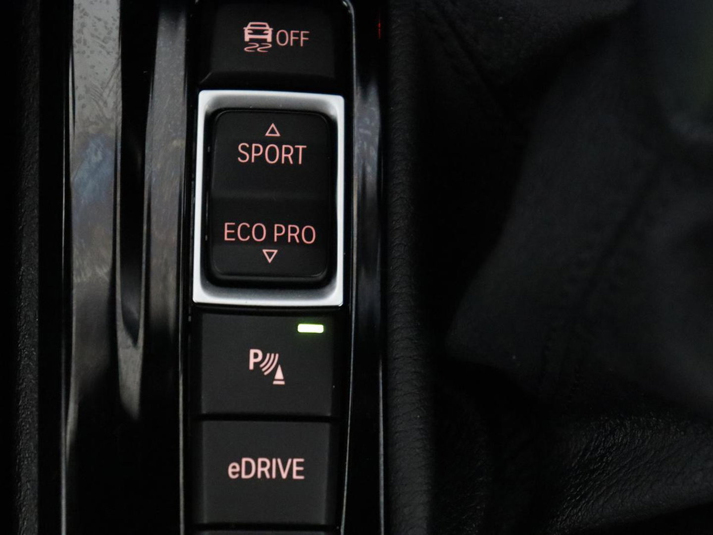 BMW X2 xDrive25e Executive | SOH 86,3% | Camera | Navigatie | Full LED | Park Assist | Climate control | Bluetooth | Cruise control | 18'' lichtmetalen velgen | PHEV | Plug In