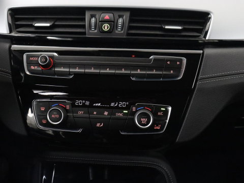 BMW X2 xDrive25e Executive | SOH 86,3% | Camera | Navigatie | Full LED | Park Assist | Climate control | Bluetooth | Cruise control | 18'' lichtmetalen velgen | PHEV | Plug In