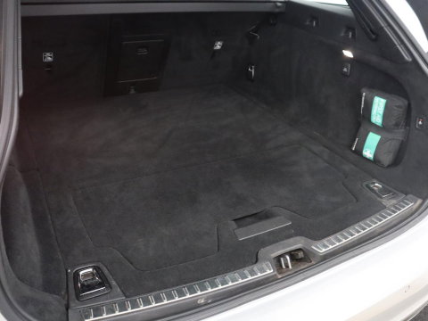 Volvo V90 2.0 B4 R-Design